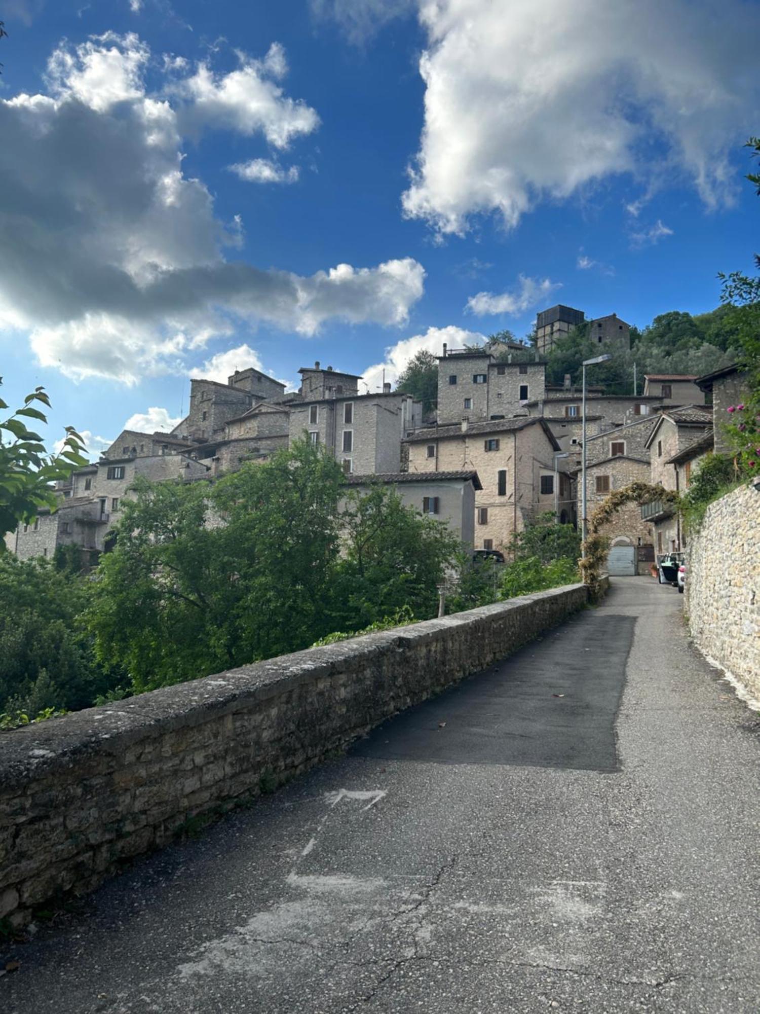 Casa Belvedere A Valle San Martino Di Spoleto Bagian luar foto
